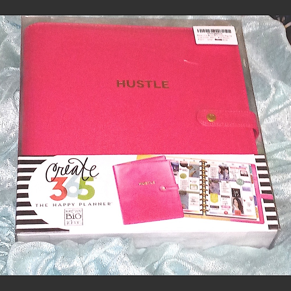 Me & My Big Ideas 11 hole Planner Cover in Berry